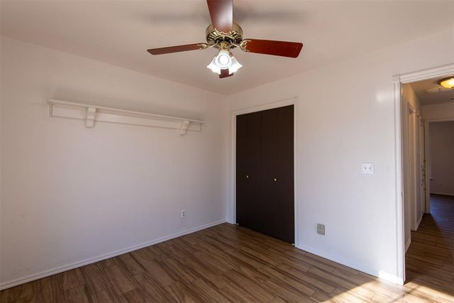 5243 W Lakeview Drive, Harrah, OK 73045