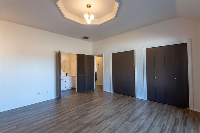 5243 W Lakeview Drive, Harrah, OK 73045