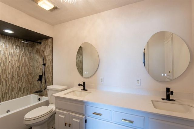 5243 W Lakeview Drive, Harrah, OK 73045