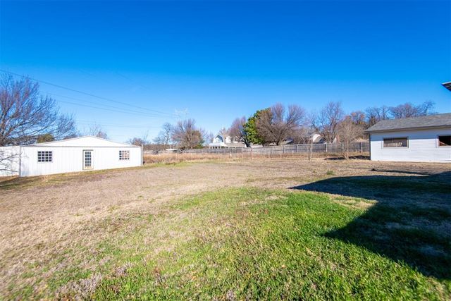 5243 W Lakeview Drive, Harrah, OK 73045