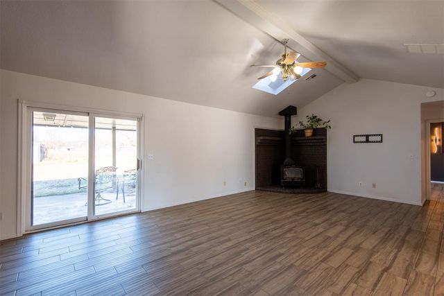 5243 W Lakeview Drive, Harrah, OK 73045