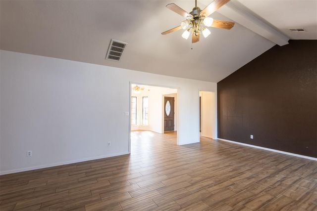 5243 W Lakeview Drive, Harrah, OK 73045