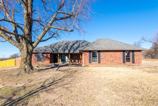 5243 W Lakeview Drive, Harrah, OK 73045