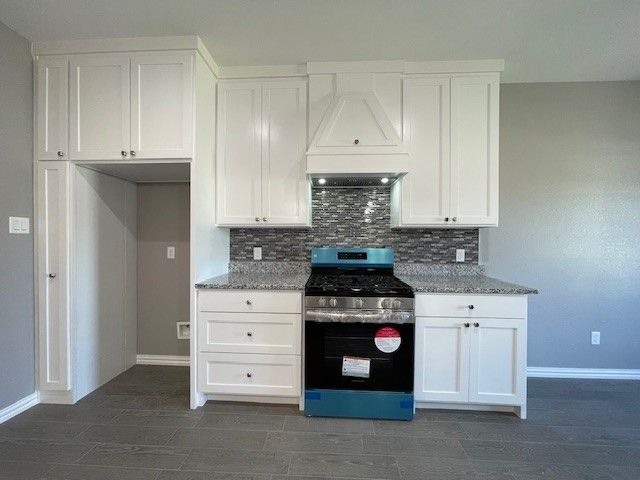 304 Avenue D, Ennis, TX 75119
