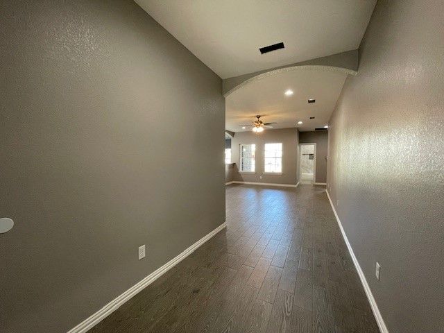 304 Avenue D, Ennis, TX 75119