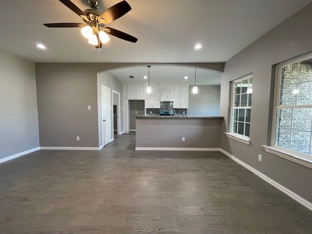 304 Avenue D, Ennis, TX 75119