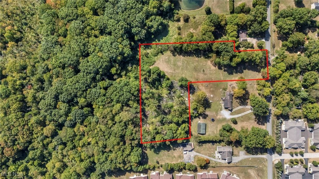 Sharrott Road, Poland, OH 44514