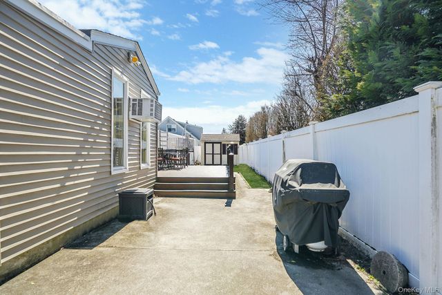 18 Wendorf Court, North Babylon, NY 11703