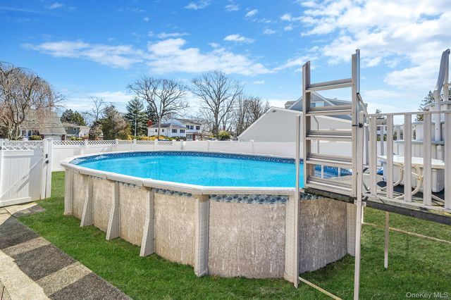 18 Wendorf Court, North Babylon, NY 11703