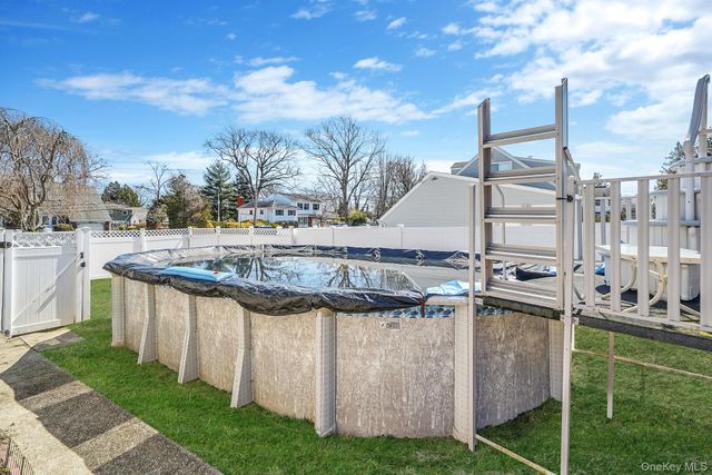 18 Wendorf Court, North Babylon, NY 11703