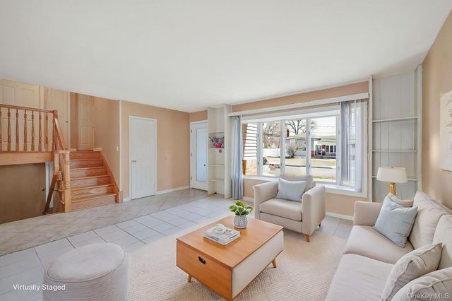 18 Wendorf Court, North Babylon, NY 11703