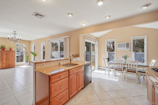 18 Wendorf Court, North Babylon, NY 11703