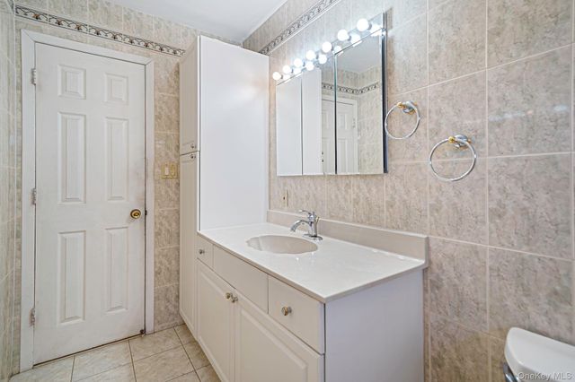 18 Wendorf Court, North Babylon, NY 11703