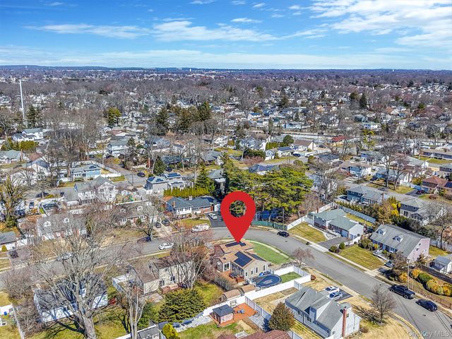 18 Wendorf Court, North Babylon, NY 11703