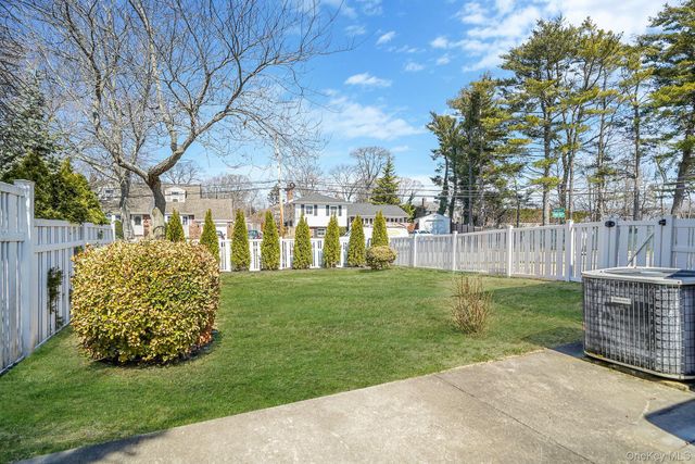 18 Wendorf Court, North Babylon, NY 11703