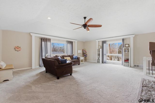 601 N Martin Drive, Bellevue, NE 68005