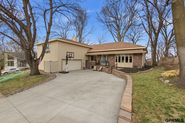 601 N Martin Drive, Bellevue, NE 68005