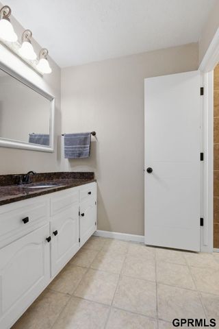 601 N Martin Drive, Bellevue, NE 68005