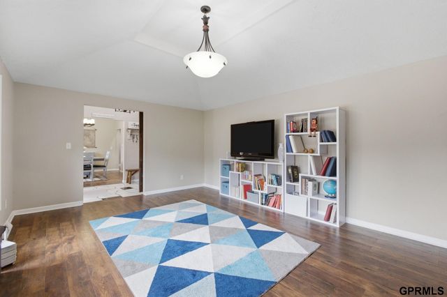 601 N Martin Drive, Bellevue, NE 68005