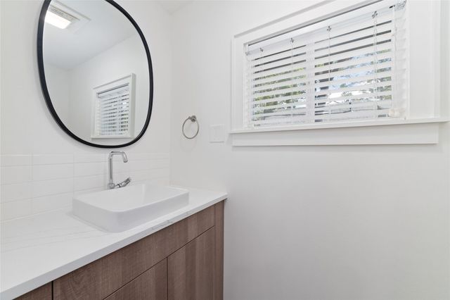 1626 Conrad Sauer Drive, Houston, TX 77043