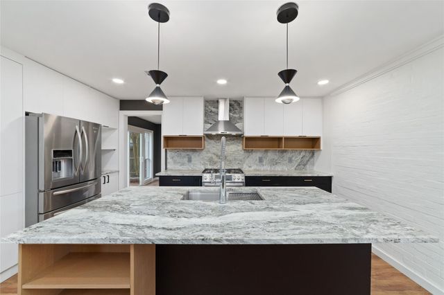 1626 Conrad Sauer Drive, Houston, TX 77043