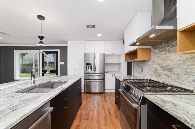 1626 Conrad Sauer Drive, Houston, TX 77043