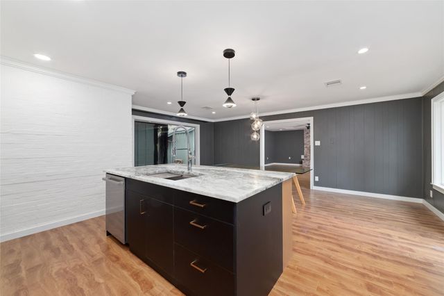 1626 Conrad Sauer Drive, Houston, TX 77043