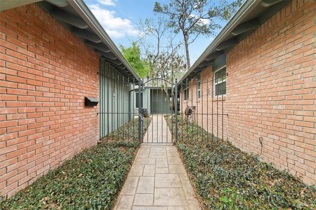 1626 Conrad Sauer Drive, Houston, TX 77043