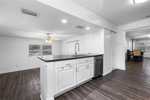 117 W STRICKLAND STREET, Plant City, FL 33563