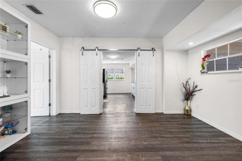 Image 22 of property listing at 117 W STRICKLAND STREET, Plant City, FL 33563