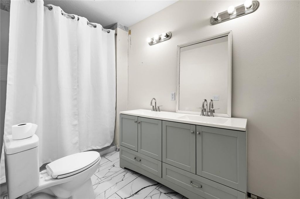 Image 24 of property listing at 117 W STRICKLAND STREET, Plant City, FL 33563