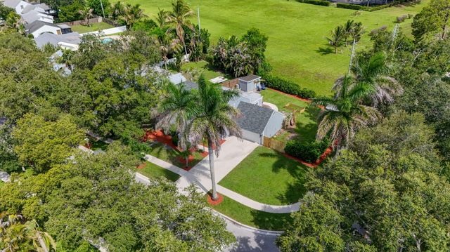 18371 Flagship Circle, Jupiter, FL 33458