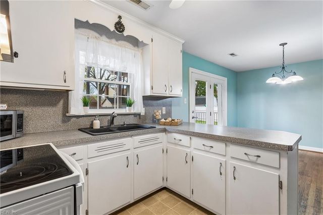 920 Moyer RD, Newport News, VA 23608