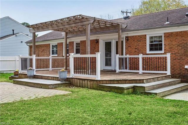 920 Moyer RD, Newport News, VA 23608