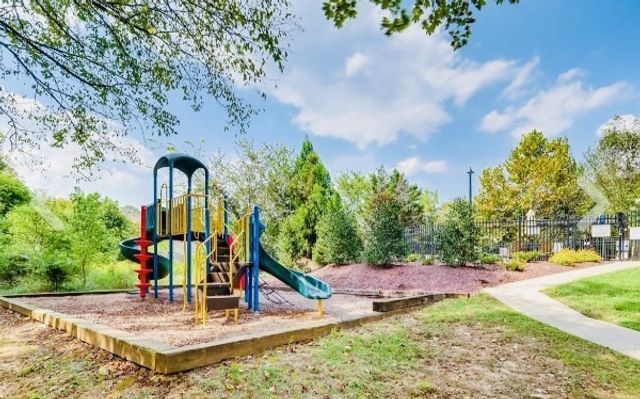 412 Brownstone St, Old Hickory, TN 37138