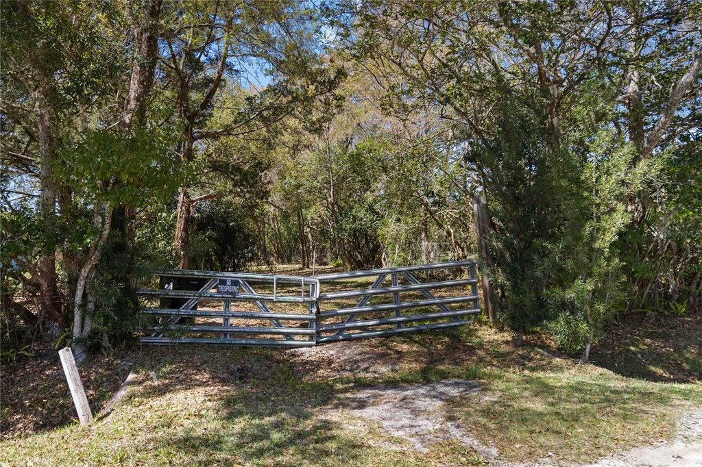 Image 14 of property listing at 2700 AEIN ROAD, Orlando, FL 32817