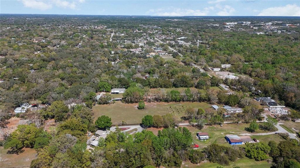 Image 9 of property listing at 2700 AEIN ROAD, Orlando, FL 32817