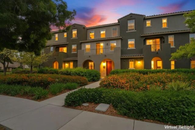 1876 Champagne Court 6, Chula Vista, CA 91913