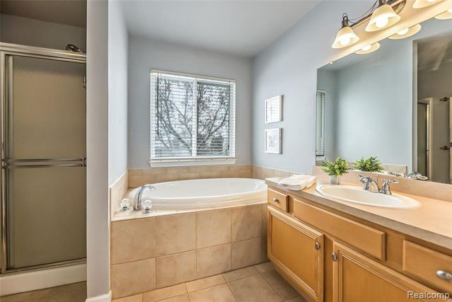 25886 Carriage Lane, South Lyon, MI 48178