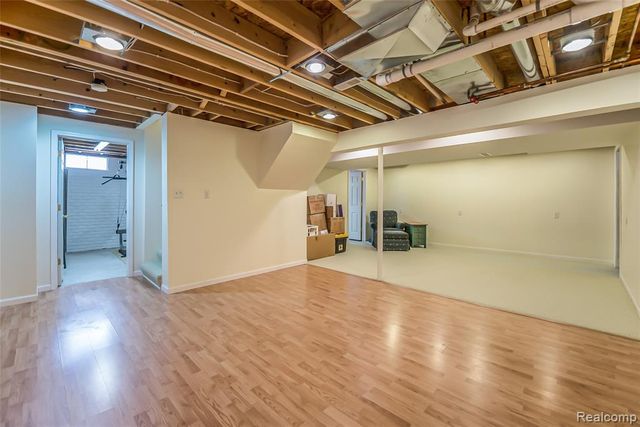 25886 Carriage Lane, South Lyon, MI 48178