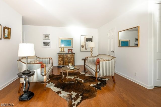 530 Valley Rd 2M, Montclair Twp., NJ 07043