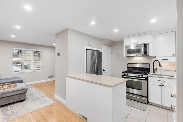 49 Pierce Rd 49, Watertown, MA 02472