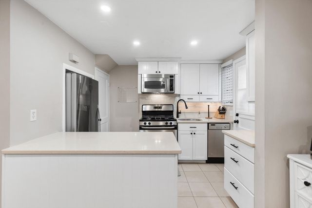 49 Pierce Rd 49, Watertown, MA 02472