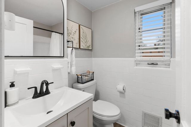 49 Pierce Rd 49, Watertown, MA 02472