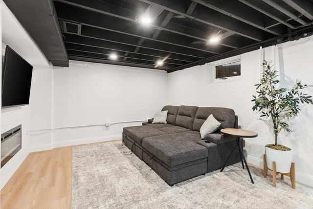 49 Pierce Rd 49, Watertown, MA 02472