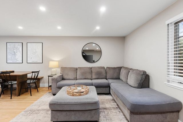 49 Pierce Rd 49, Watertown, MA 02472