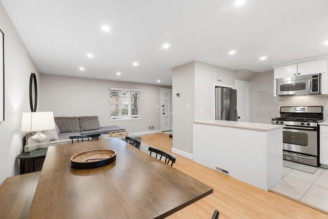 49 Pierce Rd 49, Watertown, MA 02472