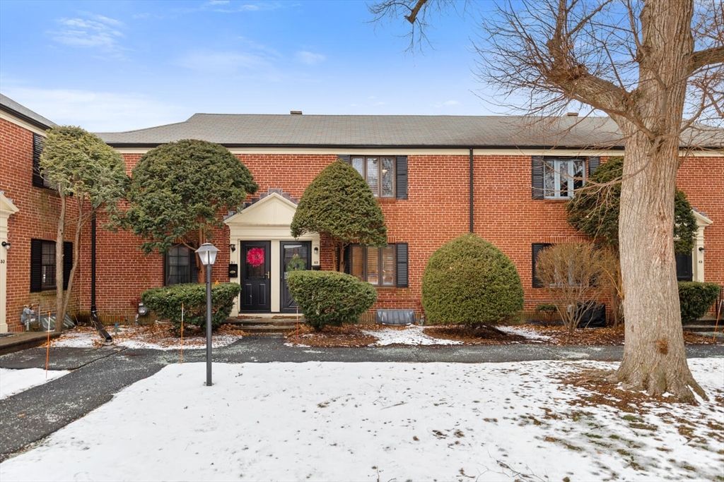 49 Pierce Rd 49, Watertown, MA 02472