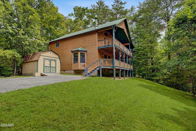 2921 Barnes Drive, Sevierville, TN 37862