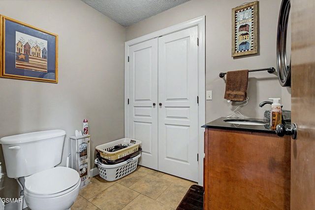2921 Barnes Drive, Sevierville, TN 37862